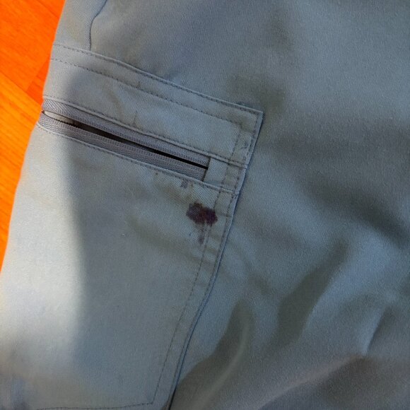 FIGS scrubs - Picture 2 of 4